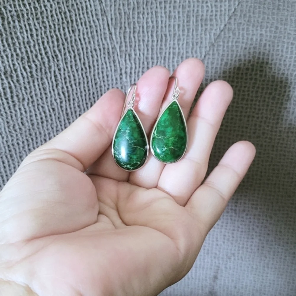 Iris & Lily Green💚 Jasper Earrings - Picture 4 of 16